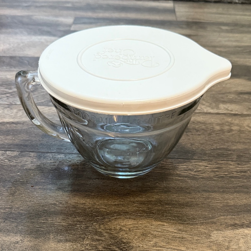 The Pampered Chef Small Batter Bowl with Lid